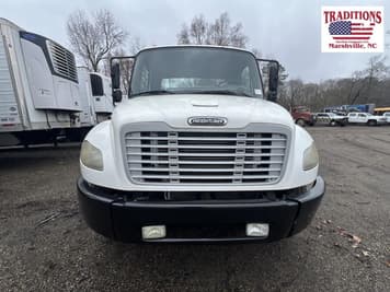 Main image Freightliner Business Class M2