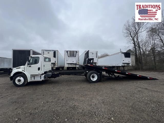 Image of Freightliner Business Class M2 equipment image 2