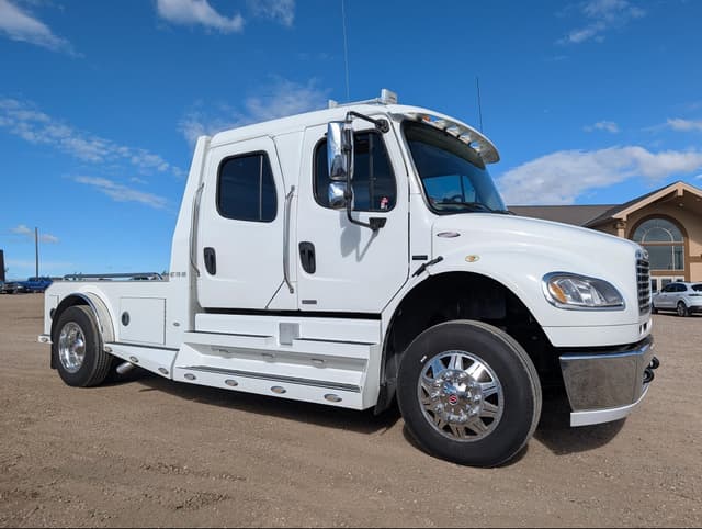 Image of Freightliner Undetermined equipment image 2