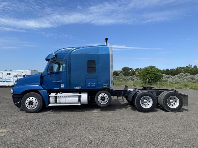 Image of Freightliner ST120 equipment image 1