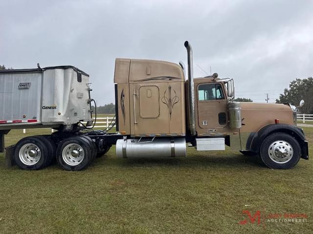 Image of Freightliner Classic XL equipment image 1