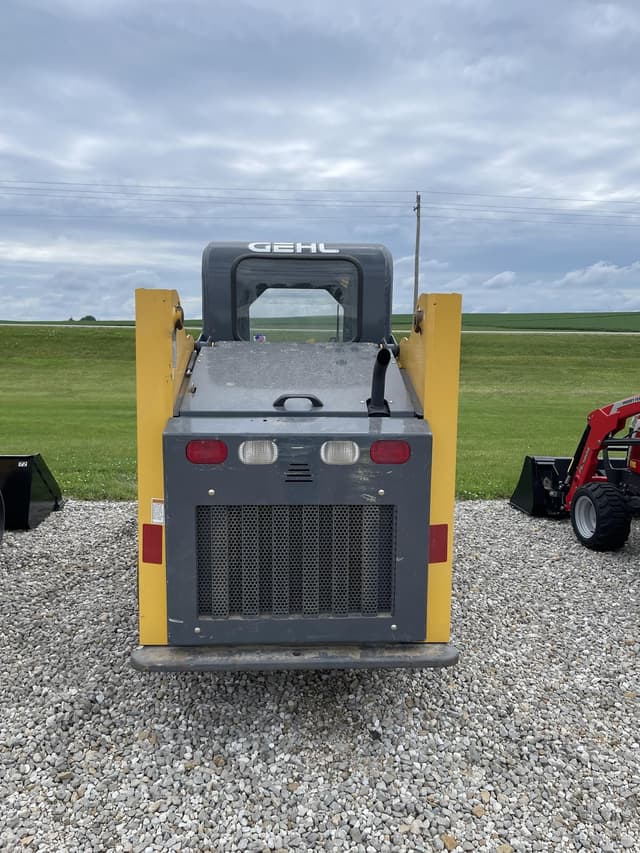 Image of Gehl 4240E equipment image 4