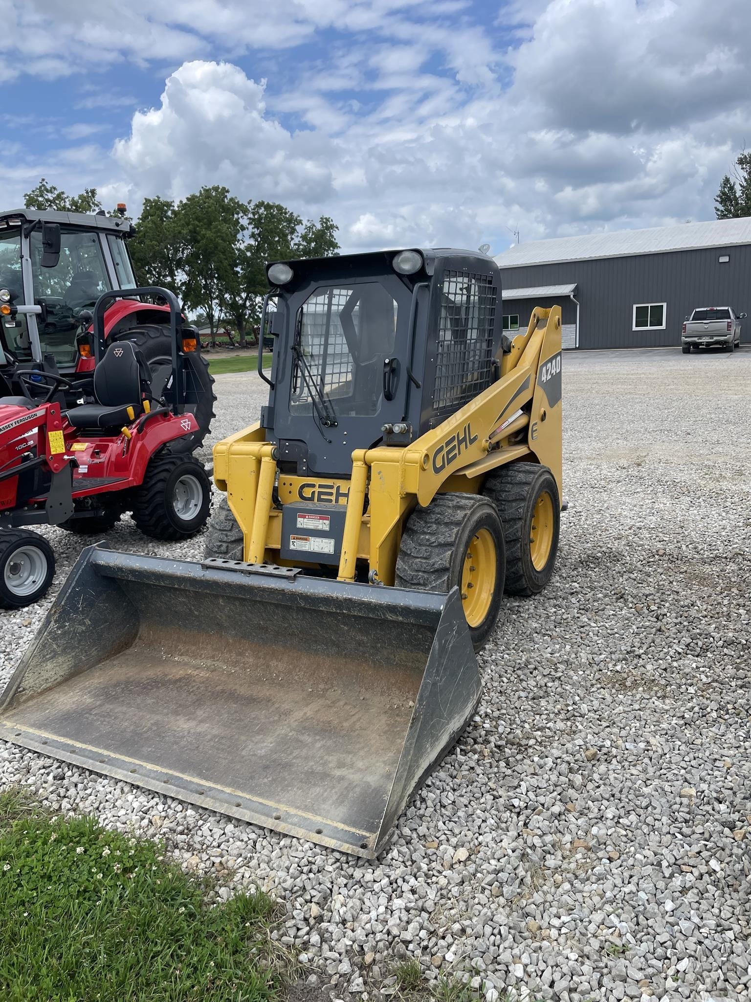 2007 Gehl 4240E Equipment Image0