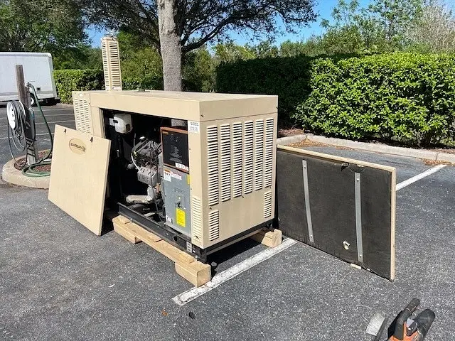 Image of Generac QT06030GNSN equipment image 4