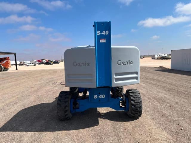 Image of Genie S-40 equipment image 3