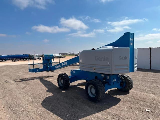 Image of Genie S-40 equipment image 2