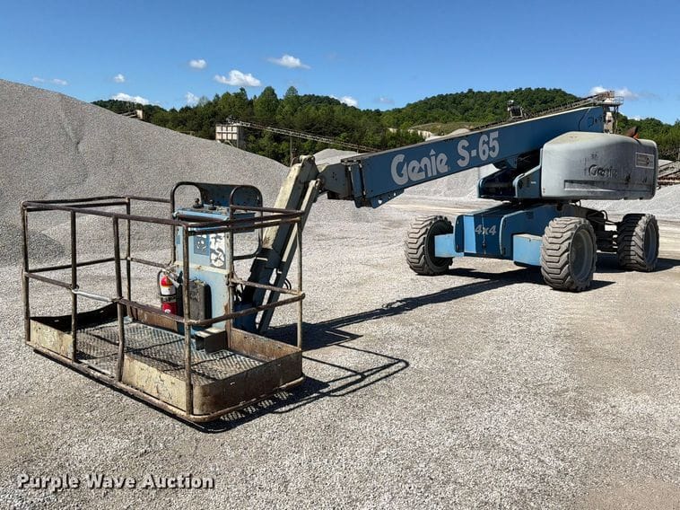 2007 Genie S-65 Equipment Image0