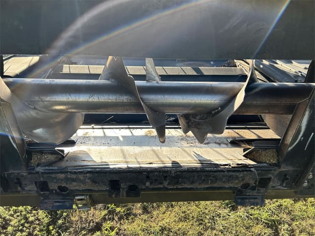 Image of Gleaner 5100 equipment image 3