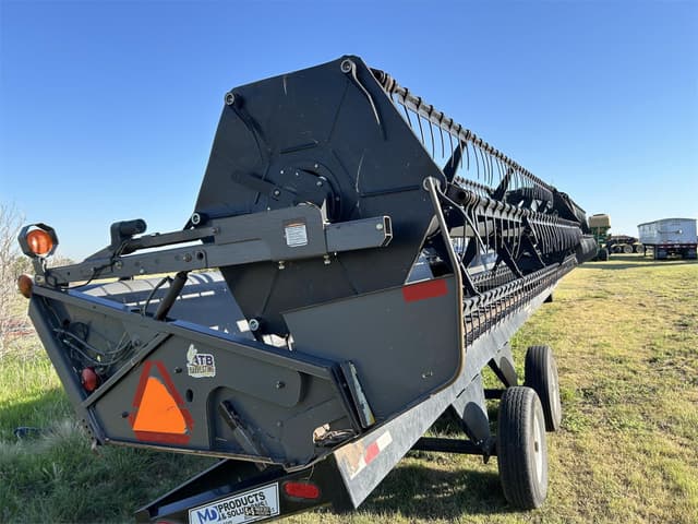 Image of Gleaner 5100 equipment image 2