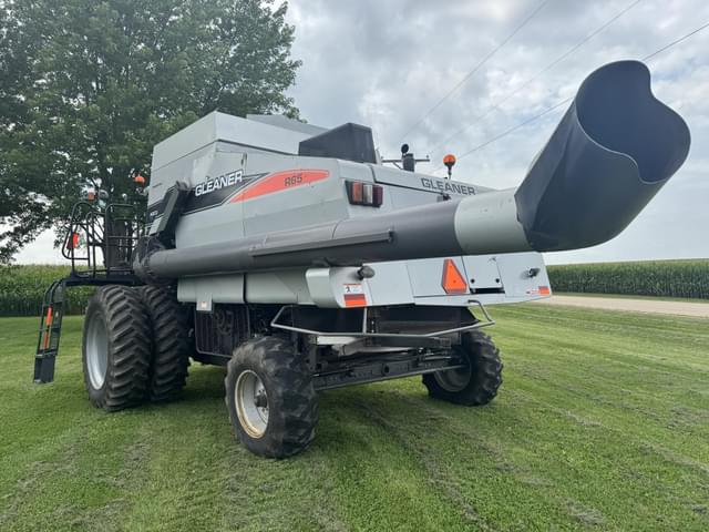 Image of Gleaner R65 equipment image 2