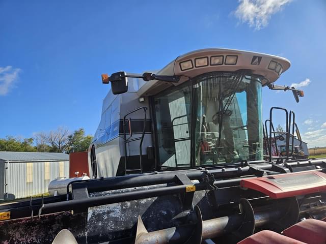 Image of Gleaner R65 equipment image 3