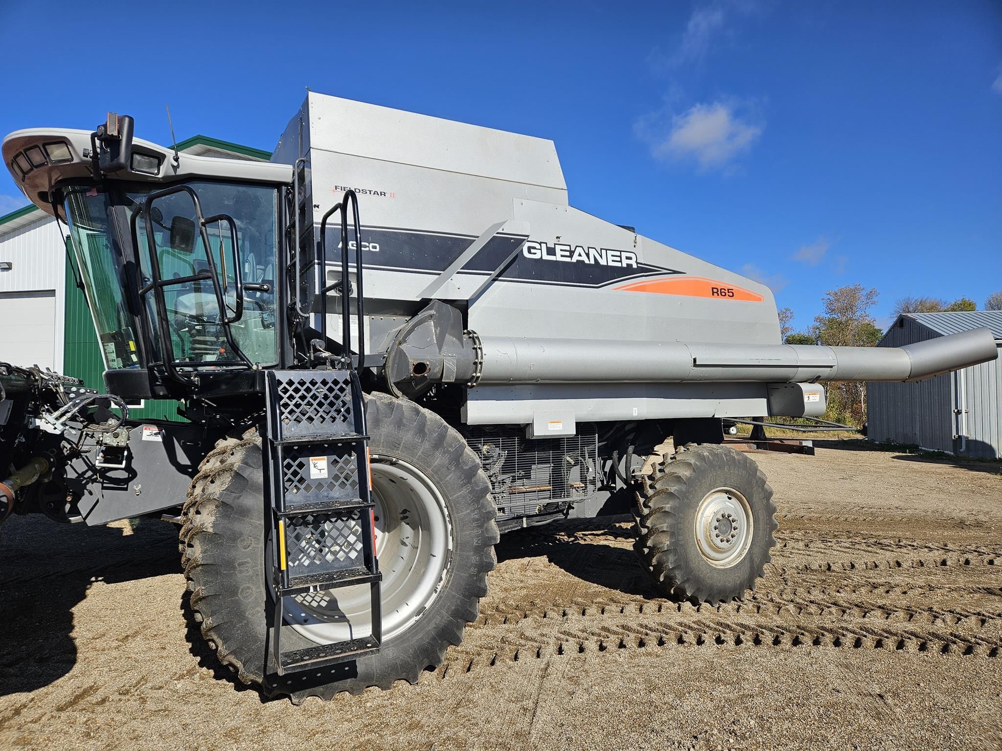 2007 Gleaner R65 Equipment Image0