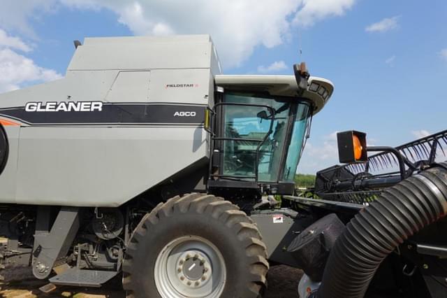 Image of Gleaner R65 equipment image 1