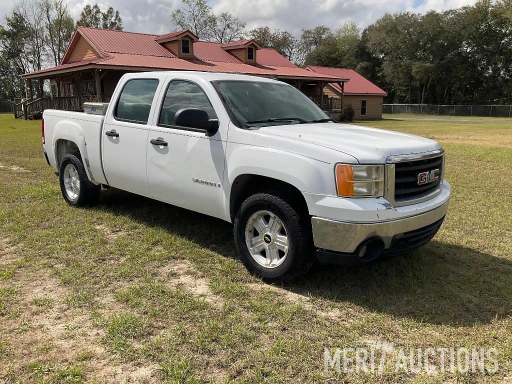 Image of GMC Sierra 1500 Primary image