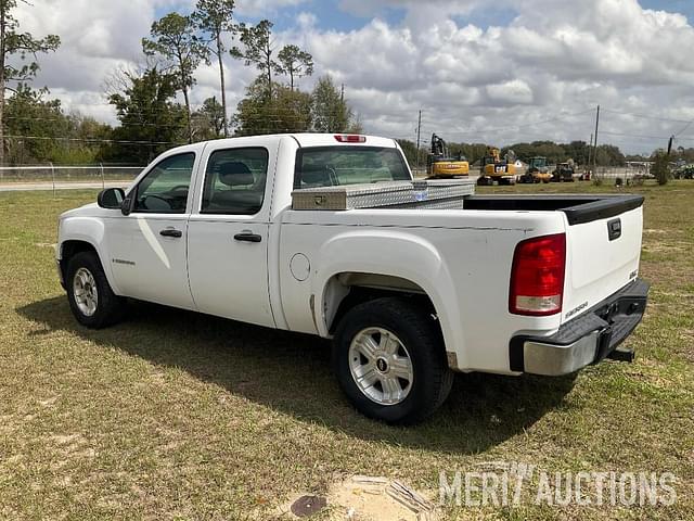 Image of GMC Sierra 1500 equipment image 4