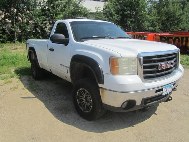 Image of GMC 2500HD equipment image 1