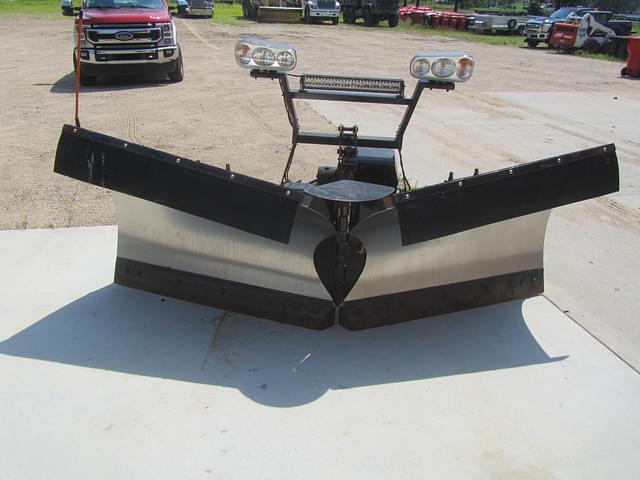 Image of GMC 2500HD equipment image 2