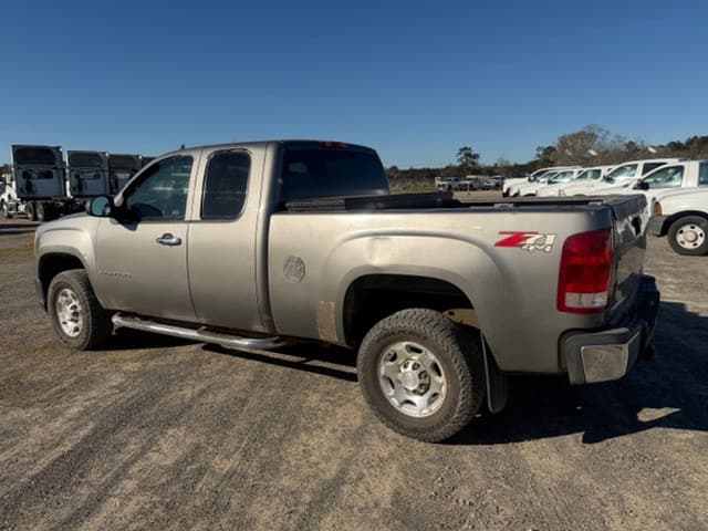 Image of GMC 2500 equipment image 3