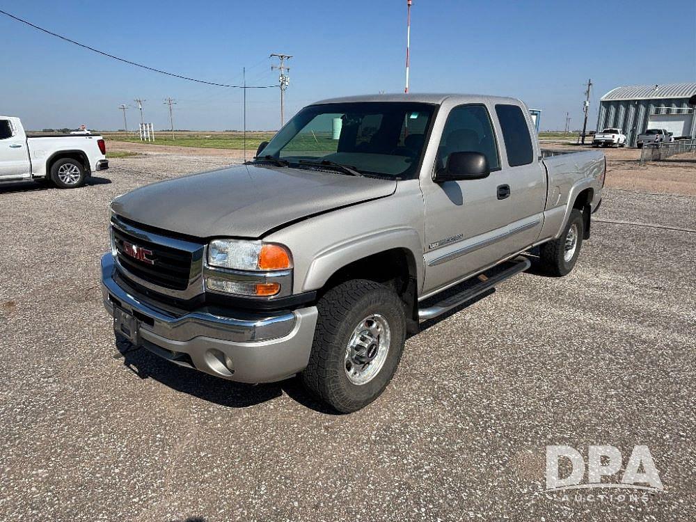 Image of GMC 2500HD Primary image
