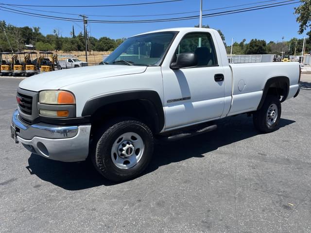 Image of GMC 2500HD equipment image 1