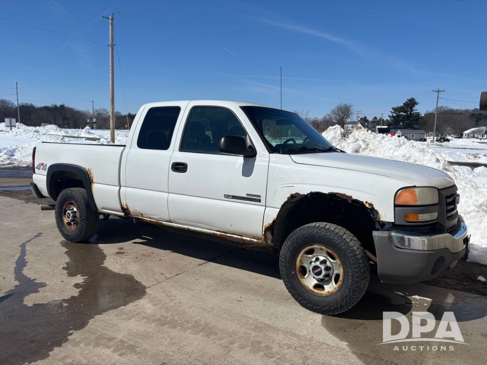 2007 GMC 2500HD Equipment Image0