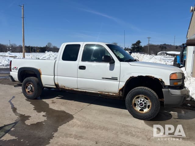 Image of GMC 2500HD equipment image 1