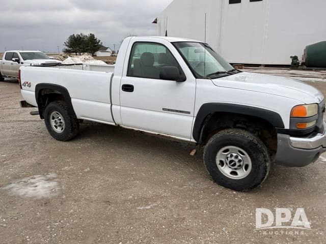 Image of GMC 2500HD equipment image 1