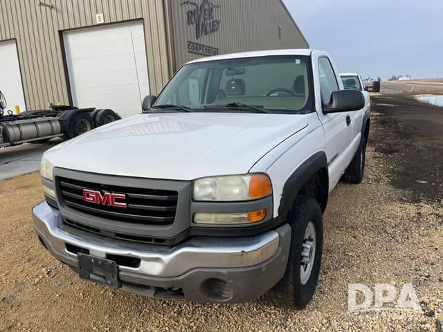 Image of GMC 2500HD equipment image 1