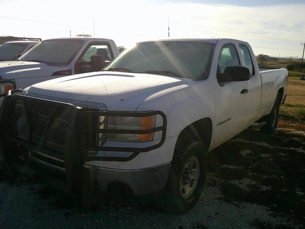 2007 GMC 2500HD Equipment Image0