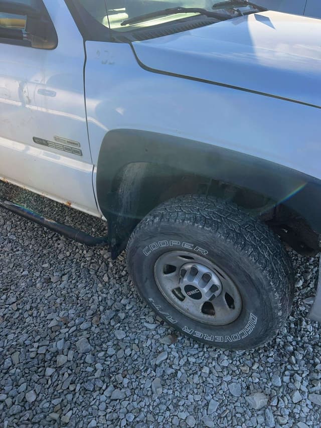 Image of GMC 3500 equipment image 2