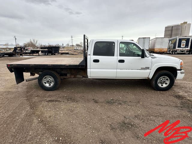 Image of GMC 3500 equipment image 3