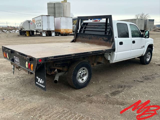 Image of GMC 3500 equipment image 4