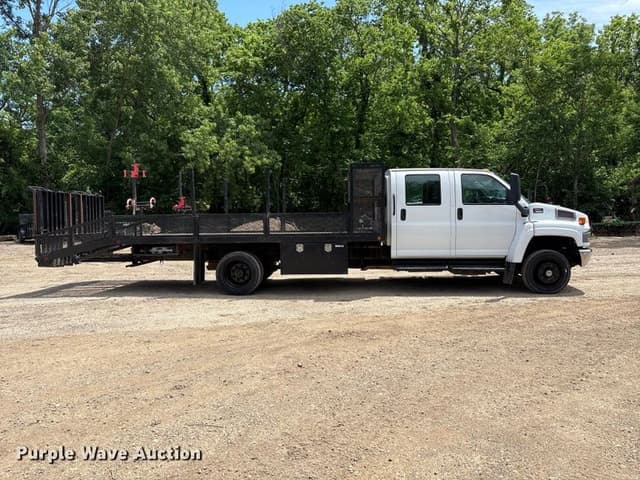 Image of GMC C4500 equipment image 3
