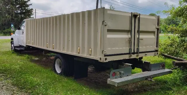 Image of GMC C5500 equipment image 4