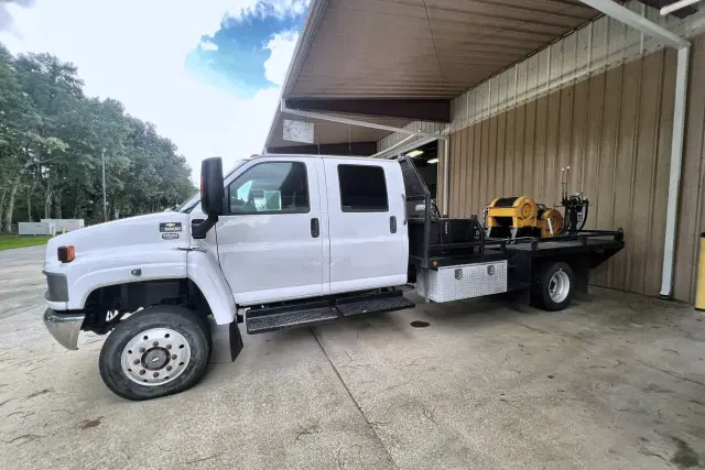 Image of GMC C5500 equipment image 4
