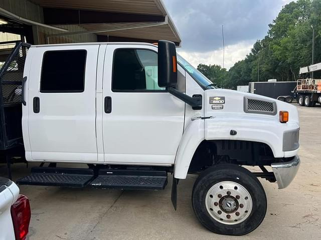 Image of GMC C5500 equipment image 3