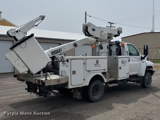 Image of GMC C5500 equipment image 4