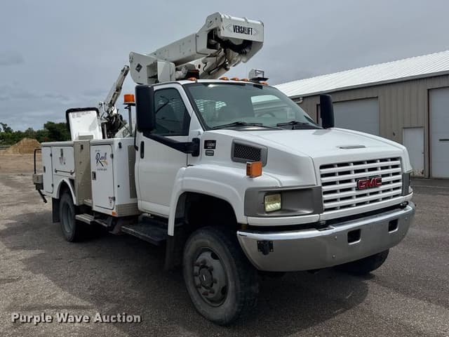 Image of GMC C5500 equipment image 2