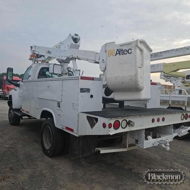 Image of GMC C5500 equipment image 2