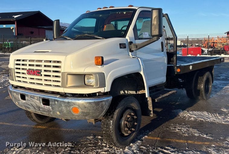 2007 GMC C5500 Equipment Image0