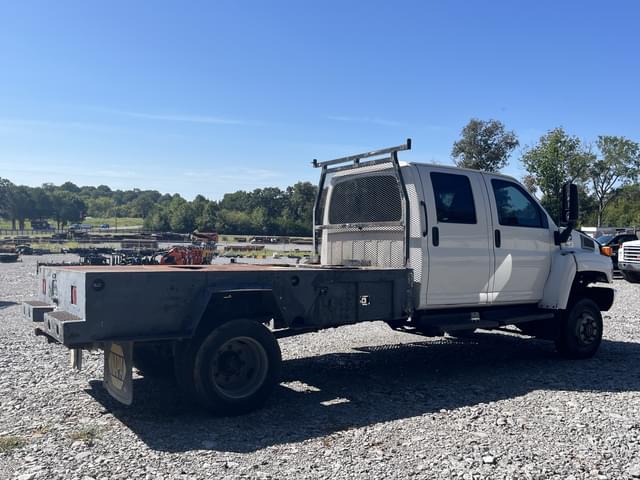 Image of GMC C5500 equipment image 2