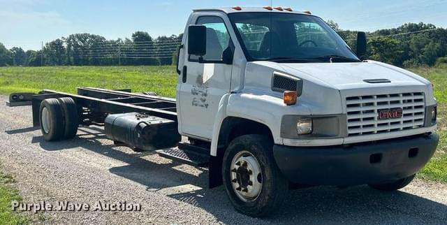 Image of GMC C5500 equipment image 3