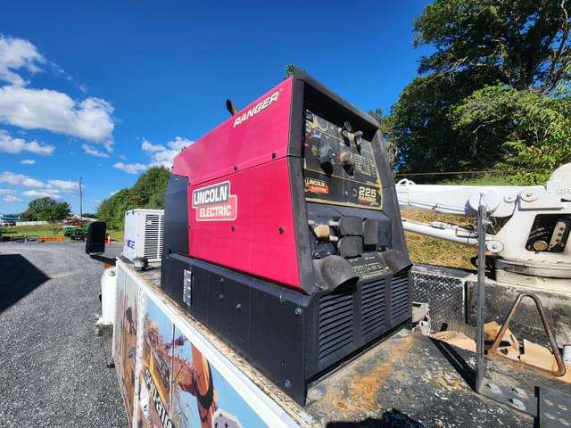 Image of GMC C5500 equipment image 2