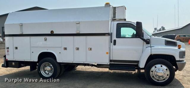 Image of GMC C5500 equipment image 3