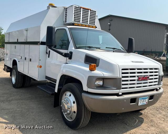 Image of GMC C5500 equipment image 2