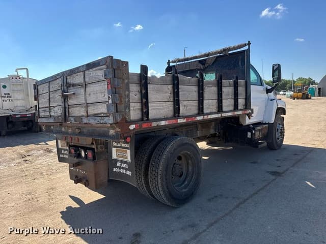 Image of GMC C7500 equipment image 4