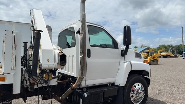 Image of GMC C7500 equipment image 4