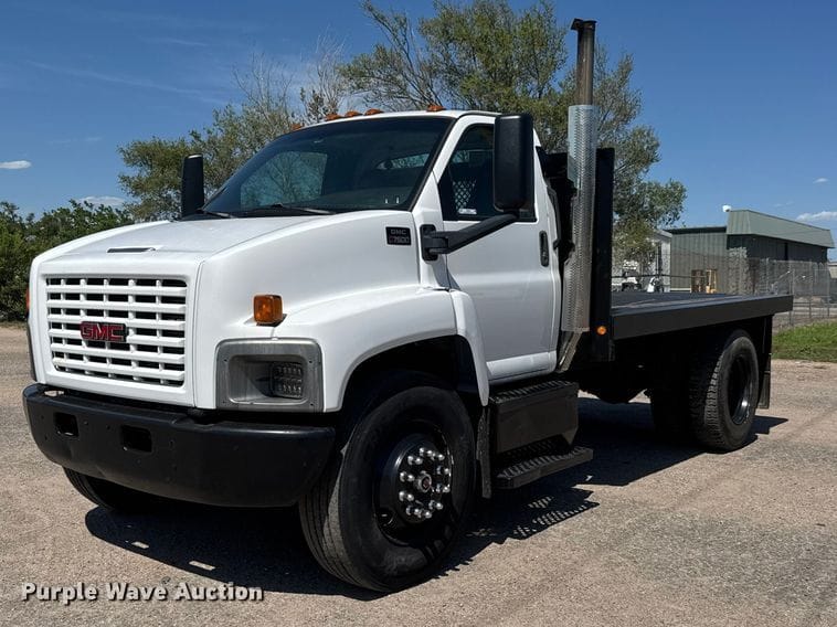 2007 GMC C7500 Equipment Image0