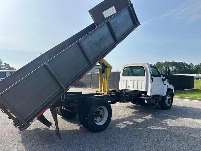 Image of GMC C7500 equipment image 2