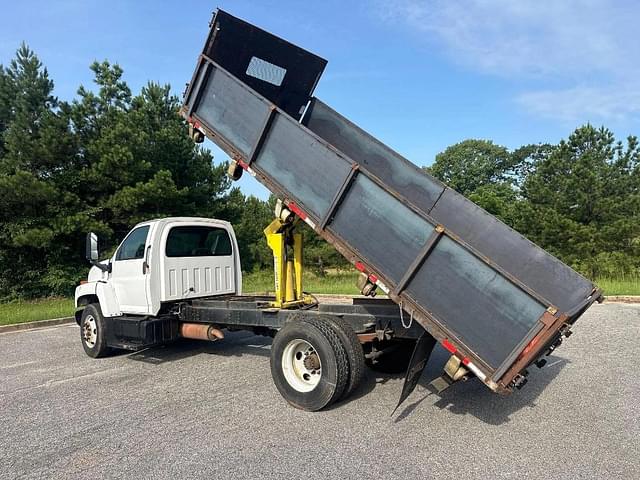 Image of GMC C7500 equipment image 4